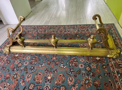 Fireplace fender