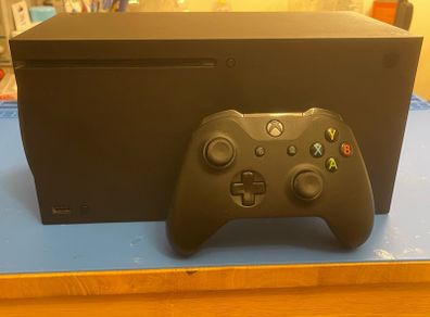 Xbox Series X 1TB with controller