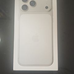 iPhone 17 pro max silver