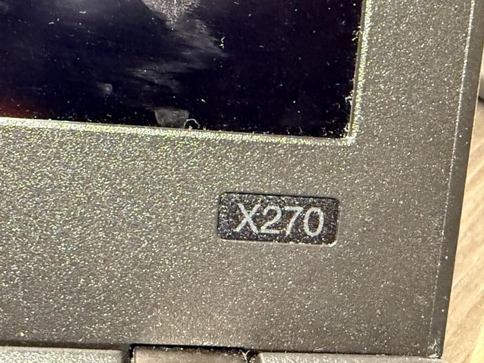 Lenovo Thinkpad X270 I5-7300u  8gb Ram 256gb Ssd