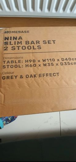 Breakfast counter and 2 High Stools in box