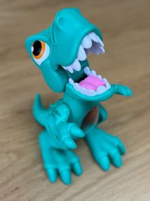 Play-Doh Dino T-Rex that chews and makes sounds
