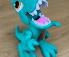 Play-Doh Dino T-Rex that chews and makes sounds