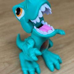 Play-Doh Dino T-Rex that chews and makes sounds