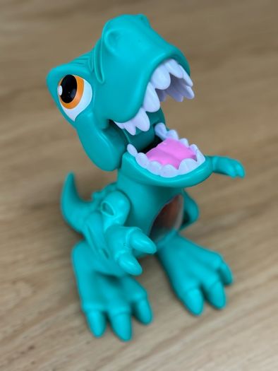 Play-Doh Dino T-Rex that chews and makes sounds