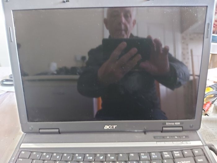 ACER EXTENZA 4220, Vintage, Intel Celeron CPU 530, 1.73GHZ, 32bit, 512mb Ram, 65GB HDD, Windows 7,  Firefox, Opera, Chrome and VLC