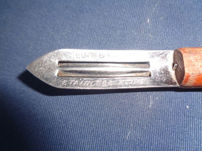 Vintage "Nutbrown" Vegetable Peeler for sale