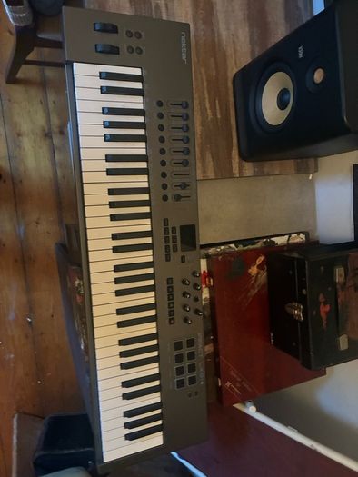 Nektar Impact LX61+ MIDI keyboard controller