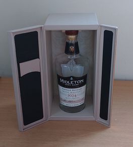 Midleton very rare 2024 box and bottle