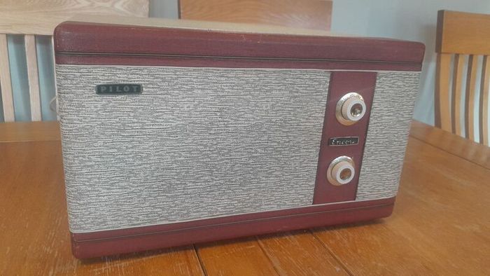 Rare 1957 Vintage Pilot Encore RC126, portable suitcase, record player. Excellent Vintage Condition. BSR 4 speed Turntable. Plays 33/3 and 45 RPM, 16's and 78's