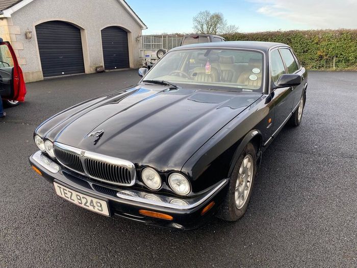 Jaguar XJ8 3.2 V8 Petrol