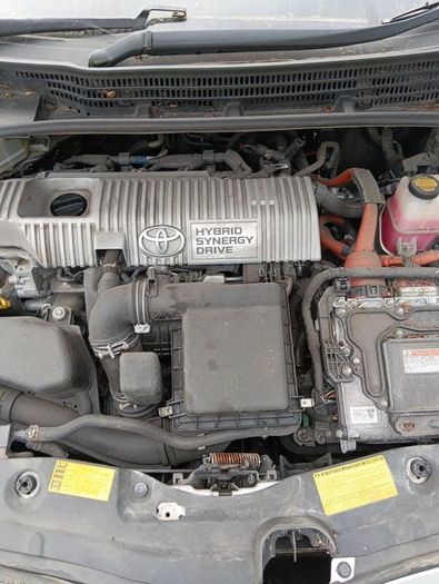 Breaking Toyota Prius 2012 hybrid