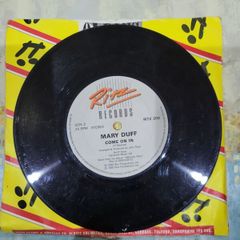 Mary Duff Yellow Roses 7 inch single