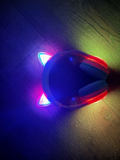 iClever Kids Bluetooth light up Headphones