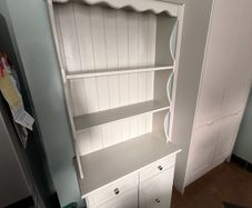 dresser vintage