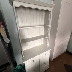 dresser vintage