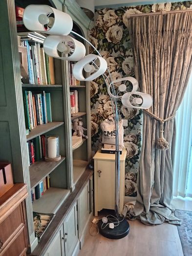 Floor lamp