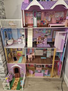 Large dolls house