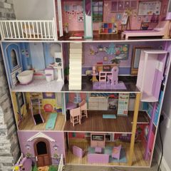 Large dolls house