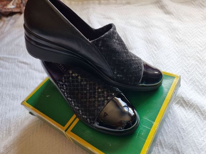 Leather Wedges Shoes size 7.5