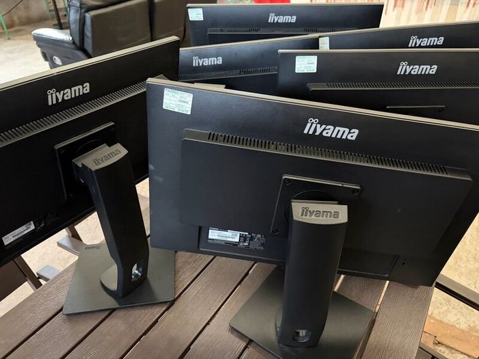 10  iiyama ProLite XUB2492HSN USB-C Monitors