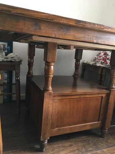 Table & chairs