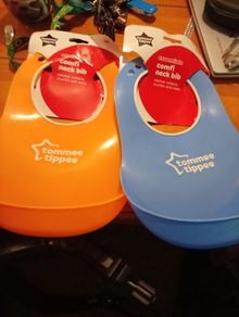 baby bibs x2