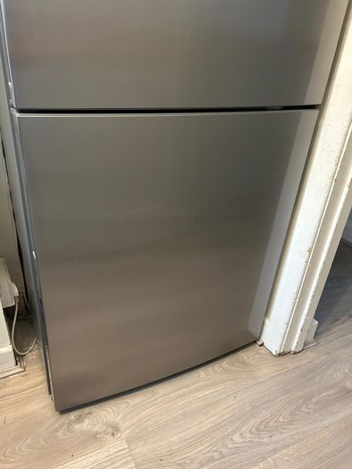 Bosch Free-standing Fridge Freezer New