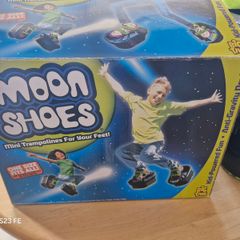 Moon shoes