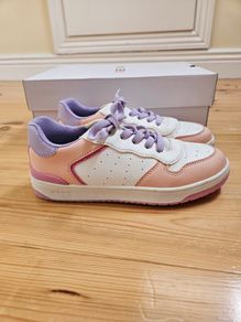 Geox Girls Trainers Size 35