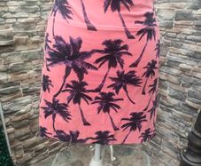 2 x Mini bandeau bodycon skirts 1x coral floral 1x black size 20 Postage included