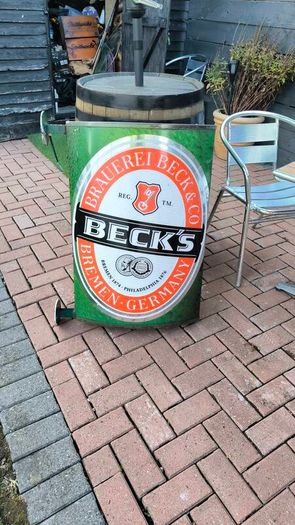 Becks bar sign