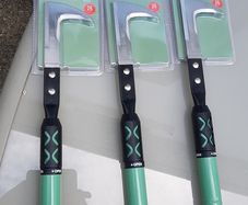 Extendable garden weed knifes