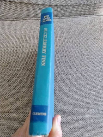 Huckleberry Finn by Samuel L Clemens 1953 hardback in very good condition with signs of wear on the cover see photos FREE STANDARD POSTAGE INCLUDED