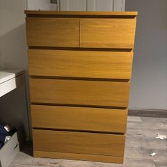 chest of drawers