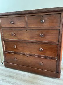 Victorian Chest of Drawers