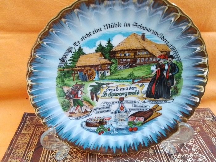 Bavarian display plate