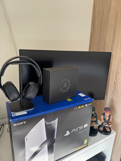 PS5 Pro Ultimate 4K Bundle Barely Used Full warranties