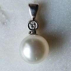 Pendant, Diamond & Pearl
