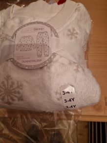 Girls pyjamas