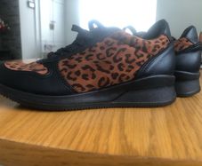 Women's Black Trainers.Size5