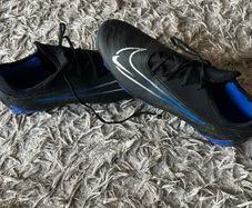 Nike men's  football boots uk 8 excellent comdition