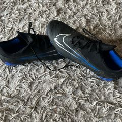 Nike men's  football boots uk 8 excellent comdition