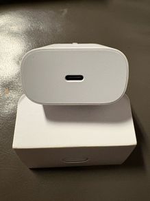 Brand new Samsung fast charger 25W Plug and C type cable