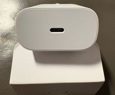 Brand new Samsung fast charger 25W Plug and C type cable