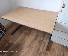 Free desk