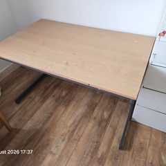 Free desk