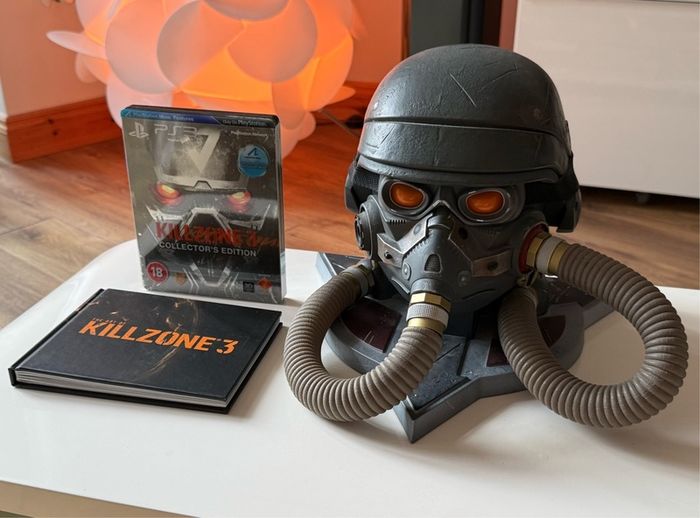 Killzone 3 Collectors Edition PS3 Helghast Helmet