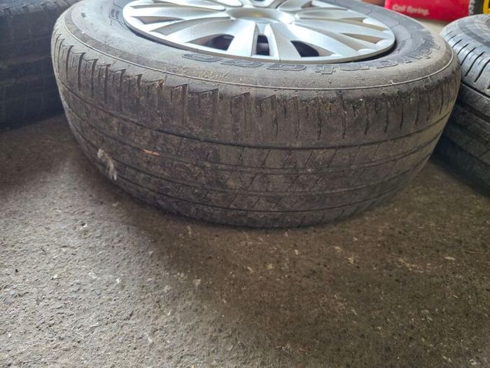 VW steel wheels with VW caps 15"