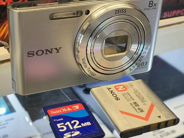 Sony Cyber-shot DSC-W830 Silver 20.1MP 8x Zoom Digital Camera